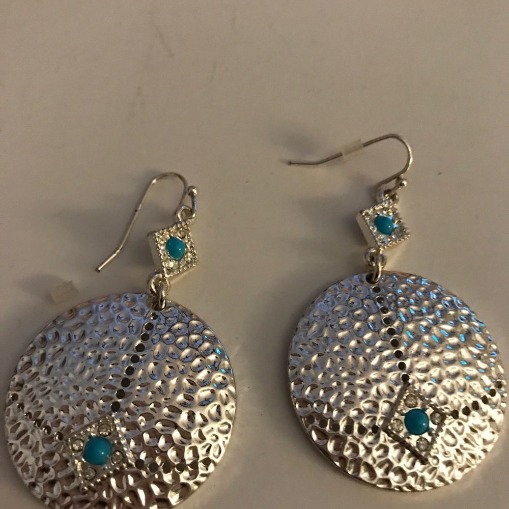 Earrings - Picture 3 of 5
